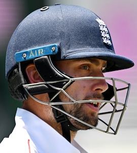 Jamie Smith Finds Support From Joe Root After Brutal Criticism: "Job Is To Score Runs"