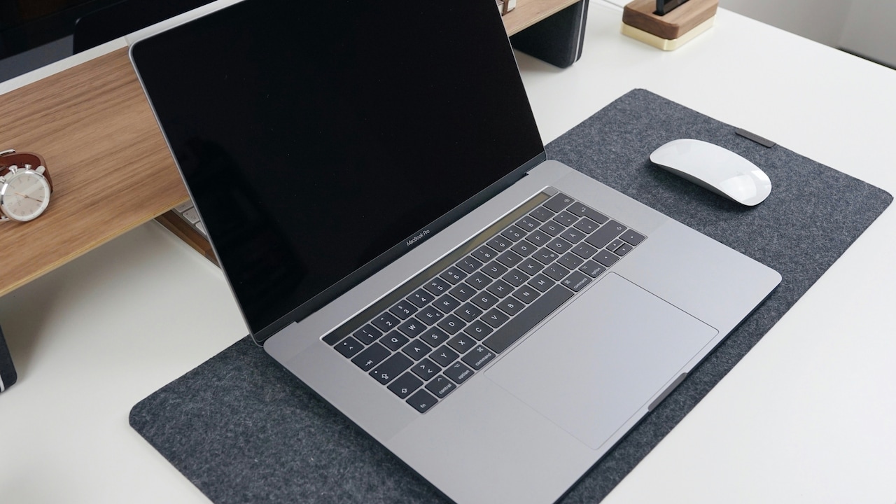 5 Laptop Cooling Pads That Reduce Heat, Not Just Noise 5 Laptop Cooling Pads That Reduce Heat, Not Just Noise