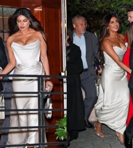 Viral: Priyanka Chopra Dazzles In A Strapless Ivory Gown At Golden Globes  After-Party