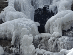 हिमाचल में गलन वाली सर्दी से बुरा हाल,  लाहौल-स्पीति में माइनस में पारा; झरने तक जम गए