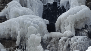 हिमाचल में गलन वाली सर्दी से बुरा हाल,  लाहौल-स्पीति में माइनस में पारा; झरने तक जम गए