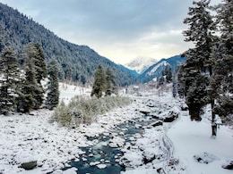 From Leh To Manali: 5 Indian Tourist Spots Where You Can See Snow Right Now