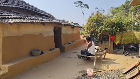 धनबाद के कोयला से जग जगमगाया, मगर 77 साल में यहां के इस गांव ने क्या पाया?