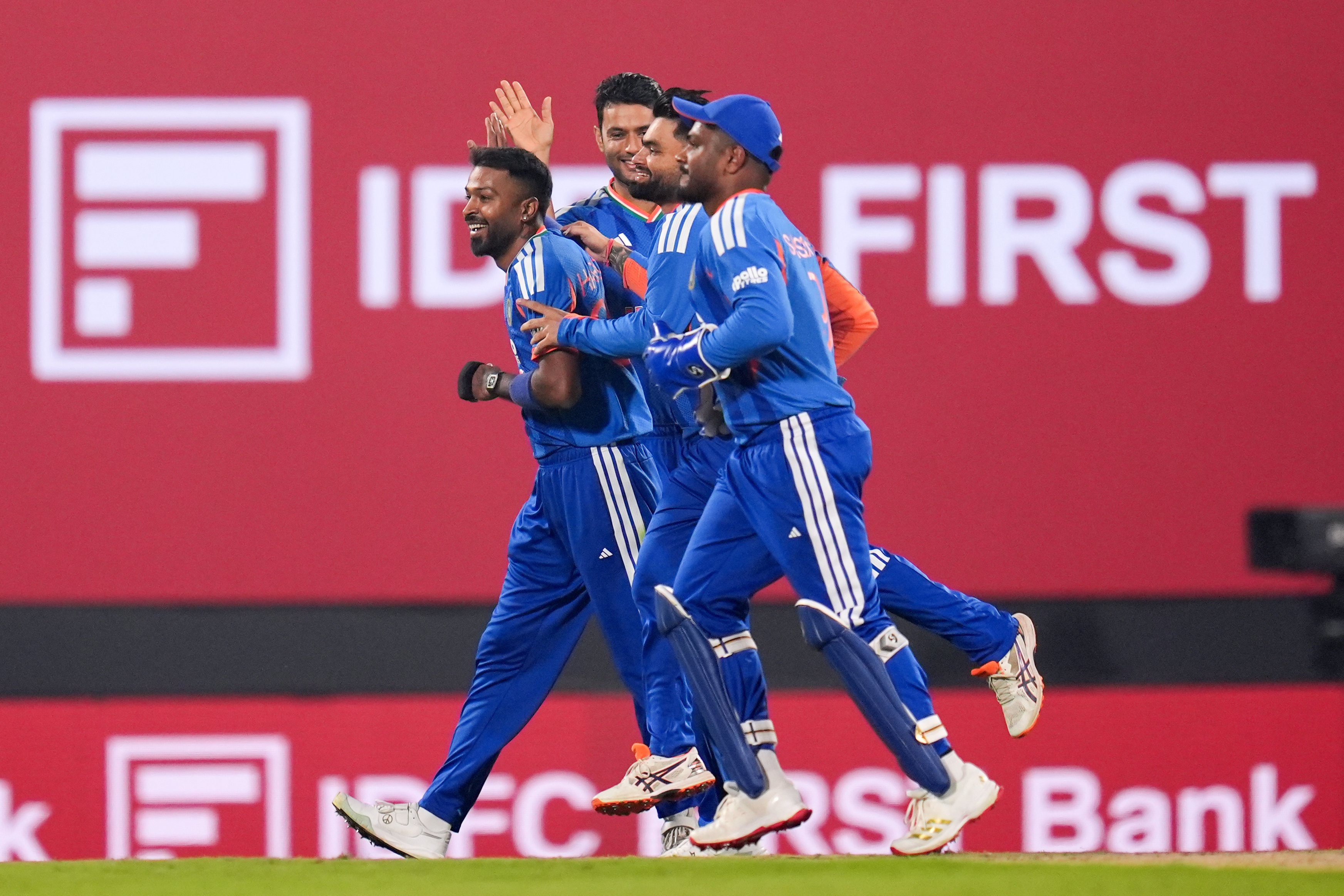 IND vs NZ LIVE Score, 3rd T20I: जसप्रीत बुमराह ने टिम साइफर्ट को किया क्लीन बोल्ड