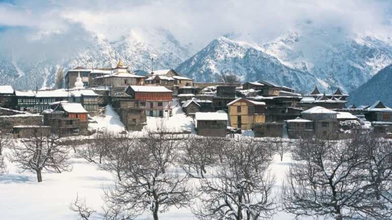 मनाली के गांवों में 42 दिनों तक क्यों बंद रहते हैं रेडियो-टीवी, साइलेंट मोड पर होते हैं मोबाइल