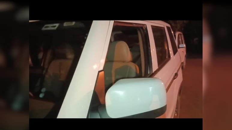 आबकारी&nbsp;विभाग की टीम पर पथराव, गाड़ियों के शीशे फूटे, अवैध शराब पर कार्रवाई करने गए थे कर्मचारी&nbsp;