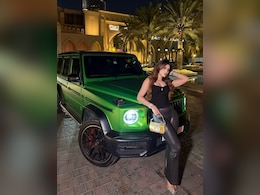 उर्वशी रौतेला ने अपनी लग्जरी कारों के कलेक्शन से इंटरनेट पर मचाया तहलका