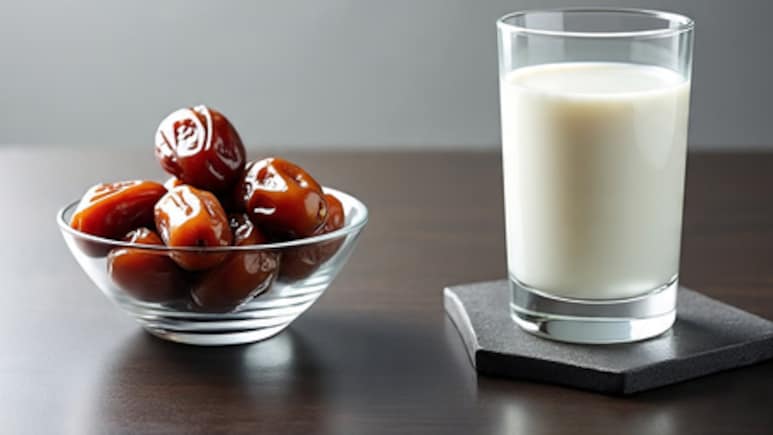 दूध और छुहारा: सर्दियों में कमजोरी दूर करने वाला प्राकृतिक आयुर्वेदिक पॉवर कॉम्बो