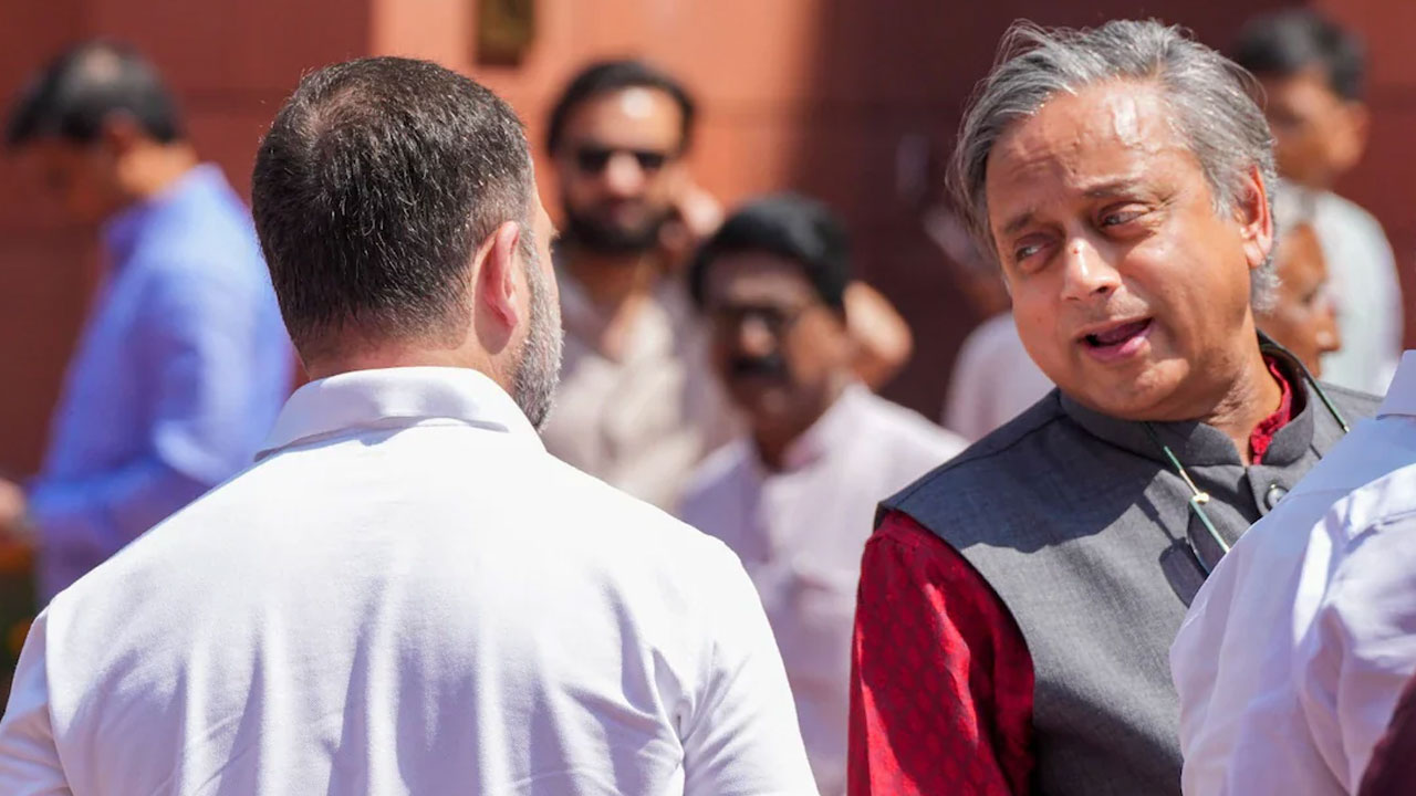Tharoor Troubles For The Congress Continues