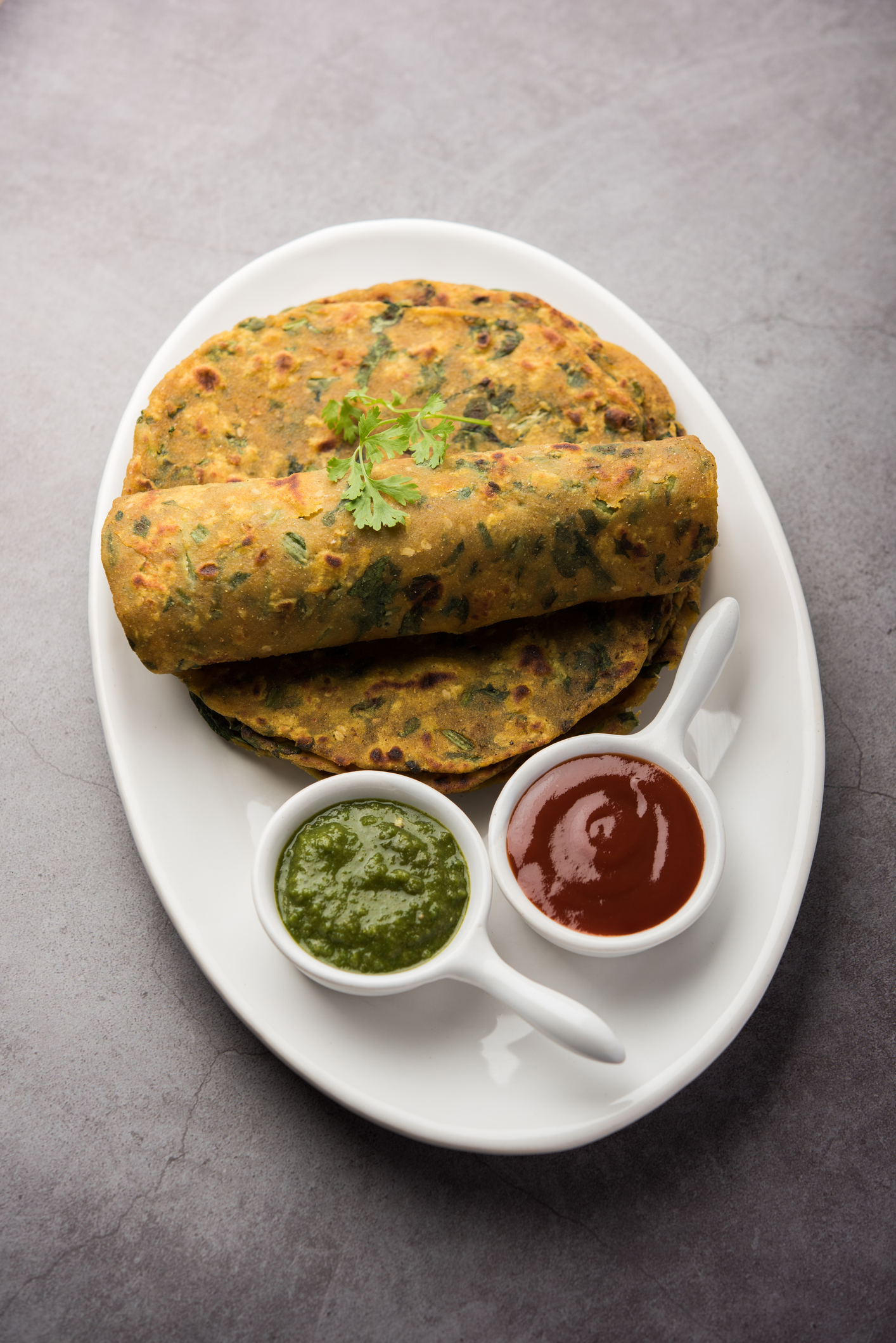 6 Easy Steps To Make Makki Methi Paratha