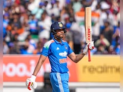 IND vs NZ 2nd ODI: शुभमन गिल ने फिर ठोकी फिफ्टी, न्यूजीलैंड के खिलाफ आग उगलता है बल्ला, देखें रिकॉर्ड