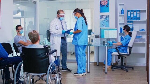 Budget 2026: Experts Call For Tax-Funded Universal Health Care And Better Resources At Government Hospitals