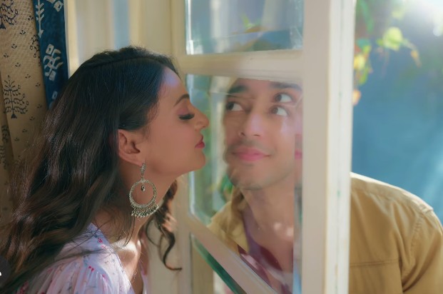 मोनालीसा का रोमांटिक गाना रिलीज, महाकुंभ गर्ल को मिला हैंडसम हीरो, लड़कियां बोलीं- हम कुंभ क्यों नहीं गए...