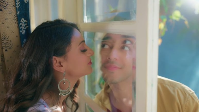 Monalisa Video: मोनालीसा का रोमांटिक गाना रिलीज, महाकुंभ गर्ल को मिला हैंडसम हीरो, लड़कियां बोलीं- हम कुंभ क्यों नहीं गए...