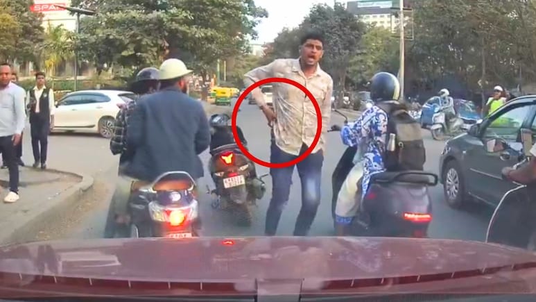 Video: Biker Pulls Out Knife, Threatens Car Driver In Bengaluru Road Rage