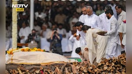 Ajit Pawar: 'अजित दादा अमर रहे', 'अजित दादा परत या' म्हणत अजित पवारांना अखेरचा निरोप, काटेवाडी गावात शोककळा