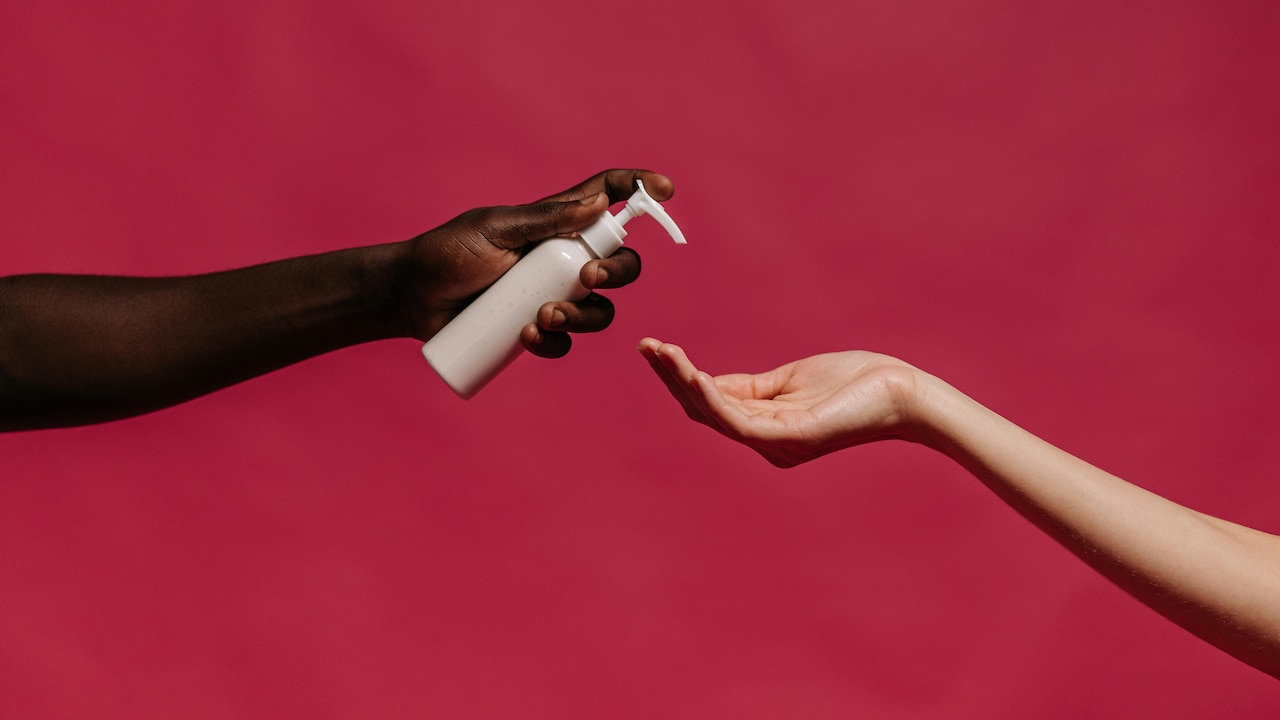 5 Must-Have Body Care Products for Dry Skin That Deliver Deep Hydration and All-Day Comfort