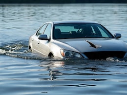 तैरना नहीं आता! तब भी पानी में ये 6 चीज़ें बचा सकती हैं आपकी जान, Car में रखें जरूर