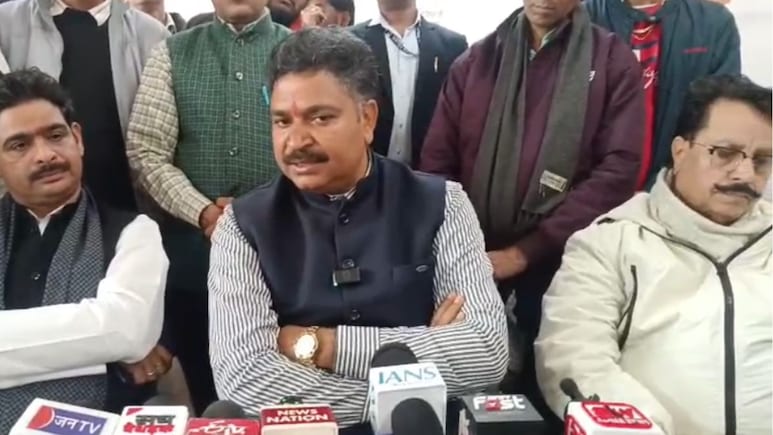 मरने को मजबूर हैं अधिकारी-कर्मचारी, टीकाराम जूली का बयान- भाजपा के नेता दबाव बना रहे