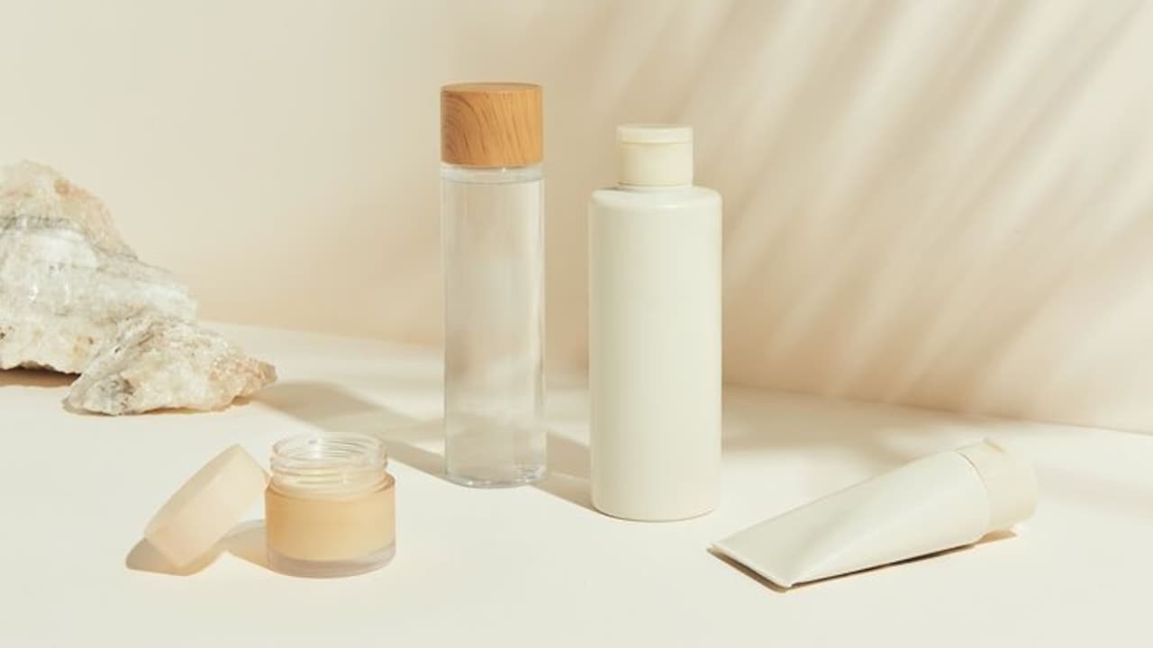 6 Best Sunscreens For Dark Skin That Dont Leave A White Cast 6 Best Sunscreens For Dark Skin That Dont Leave A White Cast