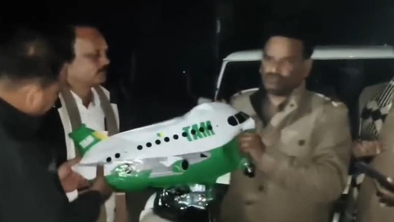 मध्य प्रदेश: शिवपुरी से आई प्लेन क्रैश की खबर, ग्वालियर तक मचा हड़कंप...  प्रशासन पहुंचा तो पीट लिया माथा