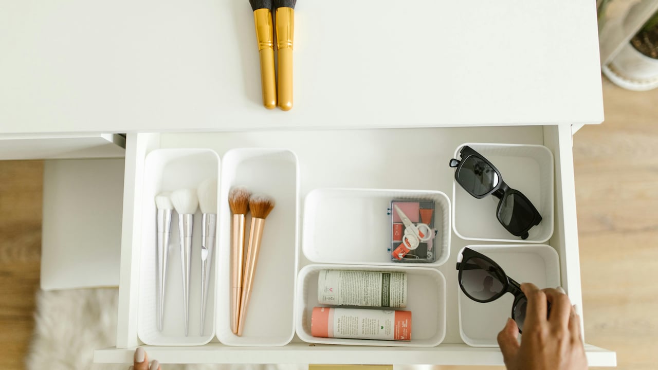 5 Drawer Organiser Trays That Make Daily Items Easy to Find 5 Drawer Organiser Trays That Make Daily Items Easy to Find