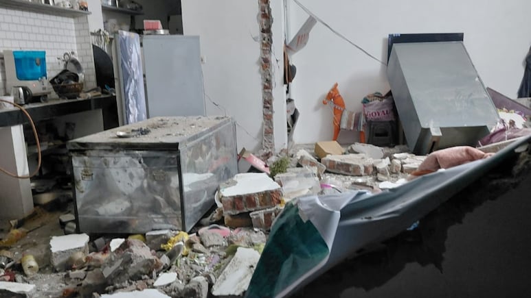 Bhilwara: गैस लीकेज के बाद जबरदस्त धमाका, स्कूल की दीवार धराशायी, प्रिंसिपल का परिवार घायल