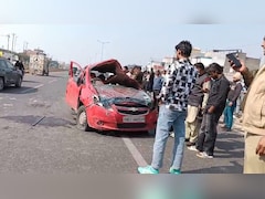 कार का टायर फटा, कार हवा में पलटी, दो की मौत, CCTV में कैद खौफनाक हादसा