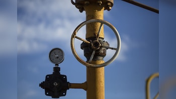 India's LNG Buyers Stall Deals As They Await Record Supply Wave