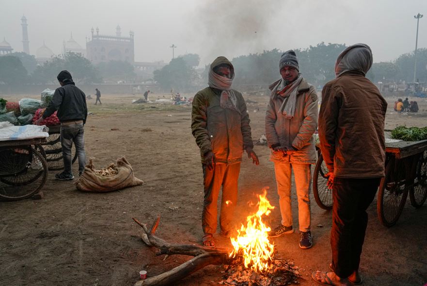 दिल्ली में सर्दी का सितम जारी, कल कोल्ड वेव का अलर्ट, चंडीगढ़ में सबसे ठंडा दिन आज