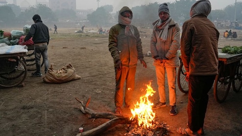 दिल्ली में ठंड का सितम जारी, कल कोल्ड वेव का अलर्ट, चंडीगढ़ में सबसे ठंडा दिन आज