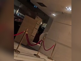 दिल्&zwj;ली के होटल ली मेरिडियन की 12वीं मंजिल से शख्&zwj;स ने लगाई छलांग