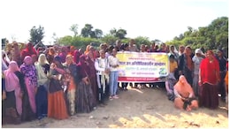 राजस्थान में पानी की लड़ाई, पहली बार नदी में उतरकर प्रदर्शन कर रहीं महिलाएं; बोलीं- 'जान दे देंगे, लेकिन...'