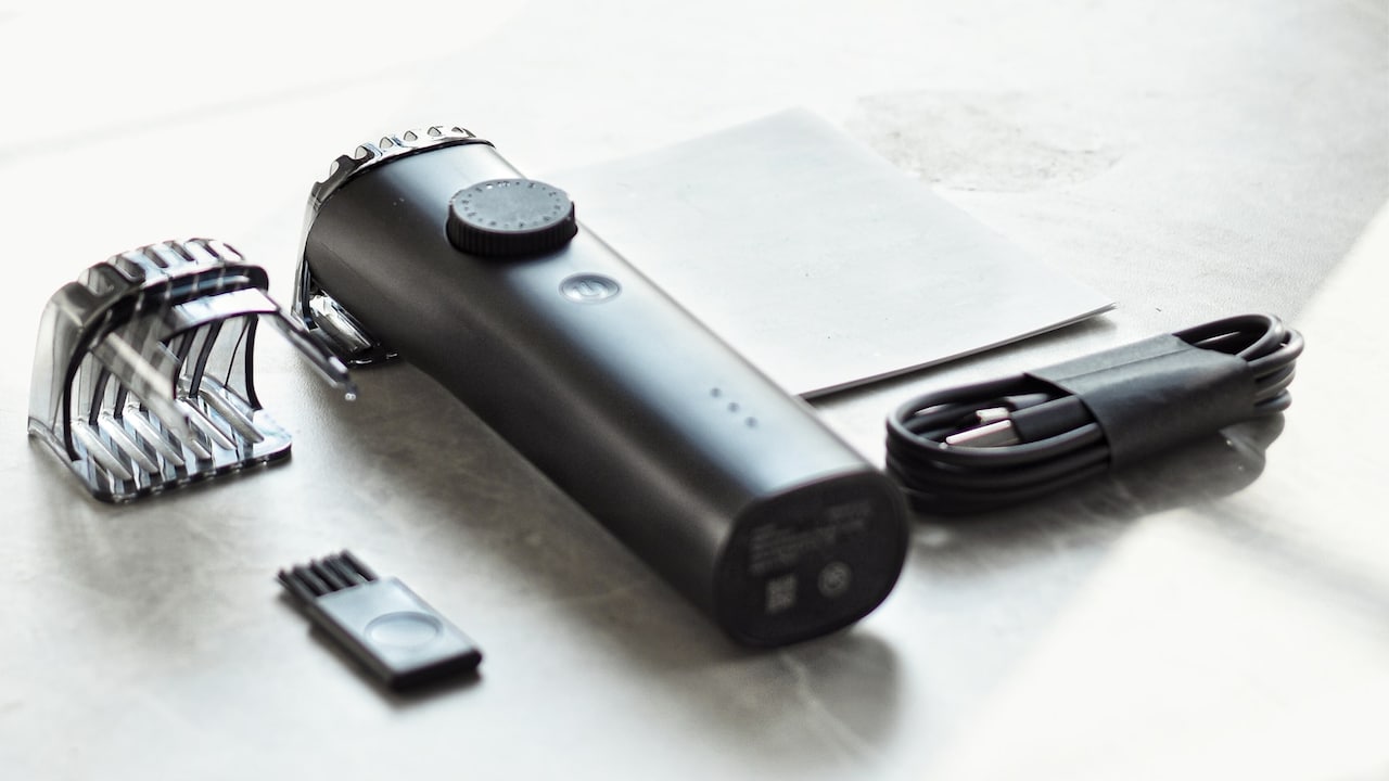 Here are 10 reasons that make electric trimmers pull hair while grooming