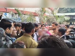 जेके लोन अस्&zwj;पताल में छेड़छाड़, वार्ड लेडी को रात 2 बजे टॉयलेट में दबोचा; सुबह कर्मचार&zwj;ियों का हंगामा&nbsp;