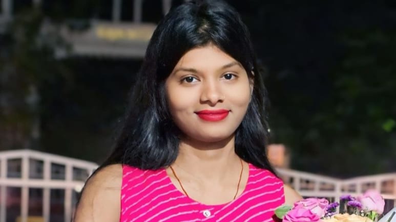 Success Story: घर वाले कराने लगे शादी तो 102 डिग्री बुखार में परीक्षा देकर डिप्टी कलेक्टर बनी शिवानी