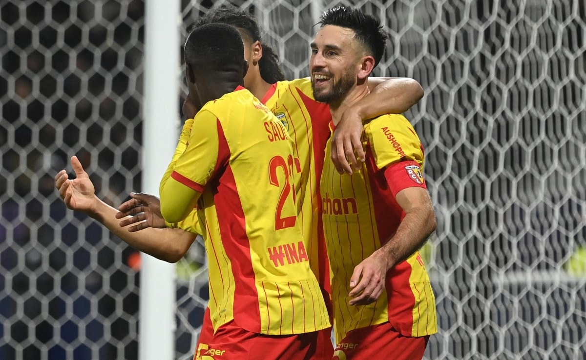 Lens Move Four Points Clear Of PSG At Top Of Ligue 1