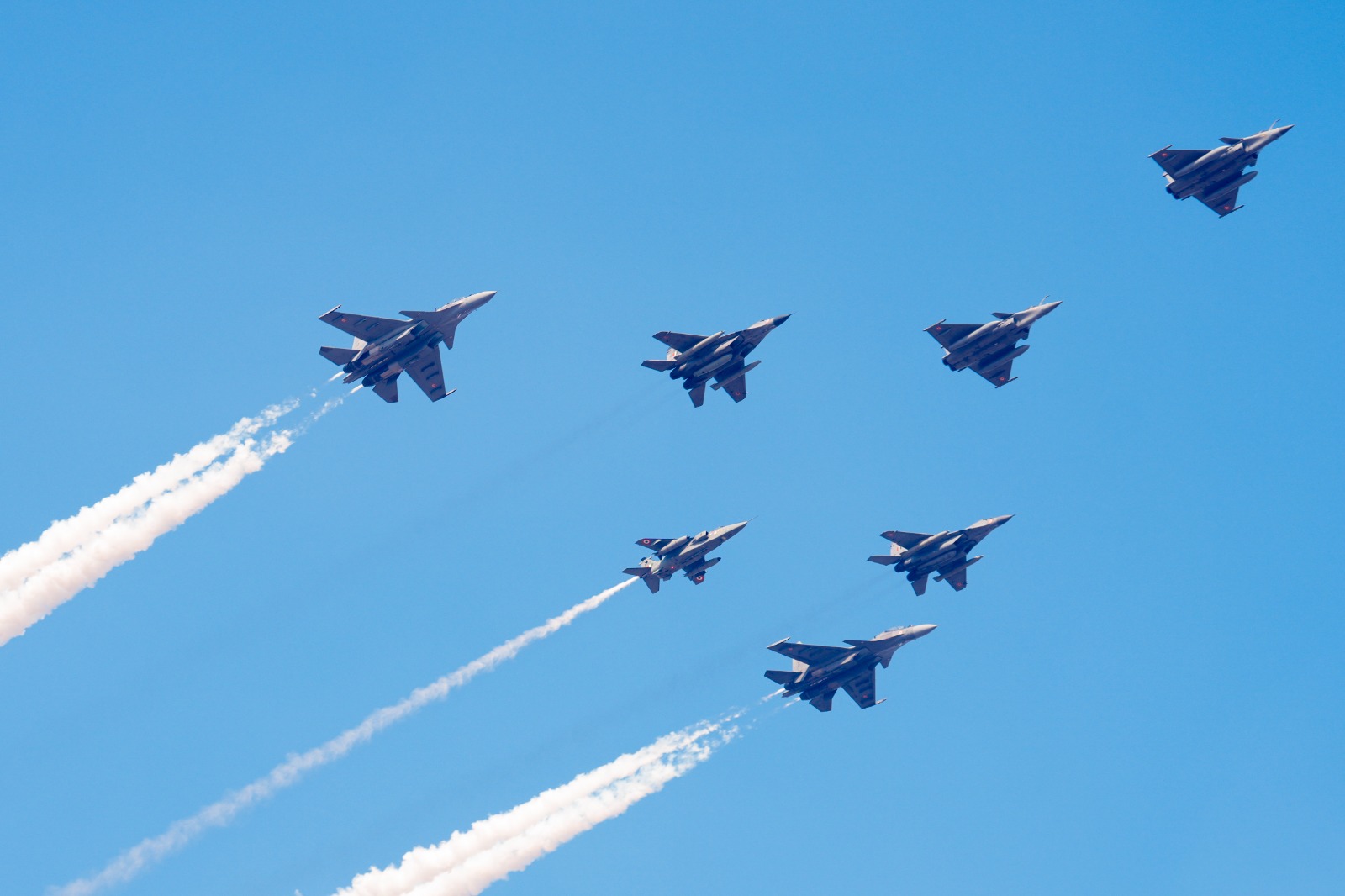 Watch: Air Force's "Sindoor Formation" On R-Day With Rafale, MiG-29s, Su-30s