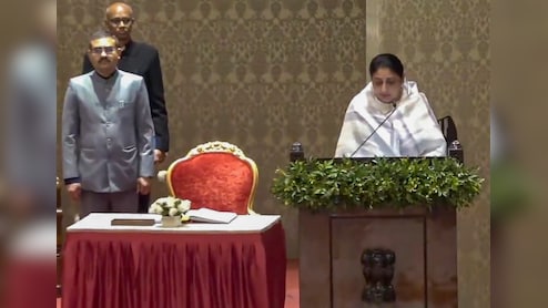 दिवंगत अजित पवार की पत्नी सुनेत्रा पवार ने ली महाराष्ट्र के डिप्टी सीएम पद की शपथ