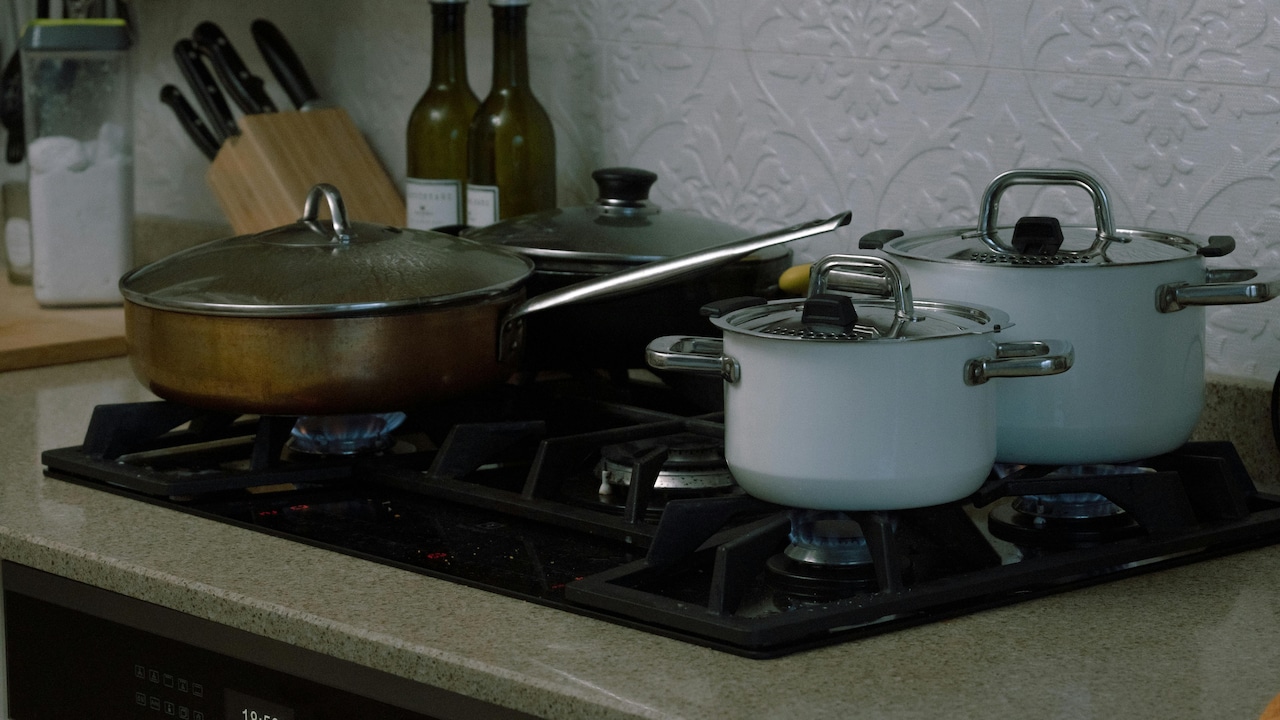 7 Cooking Habits That Are Killing Your Pots And Pans
