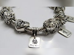 काली पड़ गई चांदी की अंगूठी और पायल? इन 3 नुस्खों से करें सफाई, मिनटों में आ जाएगी नई जैसी चमक