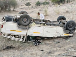 Rajasthan: बाड़मेर में देवी-देवता दर्शन से लौटते परिवार की बोलेरो कैंपर पलटी, करीब दो दर्जन लोग घायल