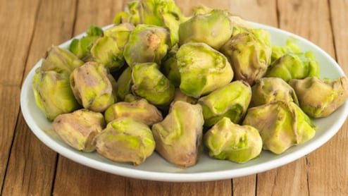 साधारण दिखने वाला सिंघाड़ा सेहत का खजाना, थायरॉइड और बीपी की समस्या में फायदेमंद