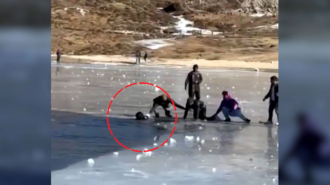 1 Tourist Dead, Another Missing After Slipping Into Frozen Arunachal Lake