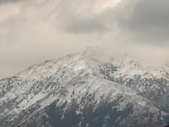 सज गया कांगड़ा का मुकुट, सीजन की पहली बर्फबारी, धौलाधार की पहाड़ियों ने ओढ़ी सफेद मोटी चादर