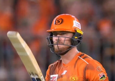 BBL: केकेआर को सोने के दाम मिला 'हीरा', सिक्सर किंग बनकर उभरे एलन फिन, फिर मैच जिताऊ पारी