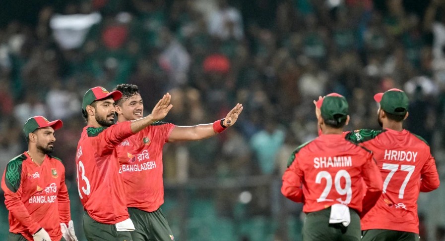 बांग्लादेश को 'दोस्त' पाकिस्तान ने दिया 440 वोल्ट का झटका, वर्ल्ड कप को लेकर कर दिया बड़ा ऐलान