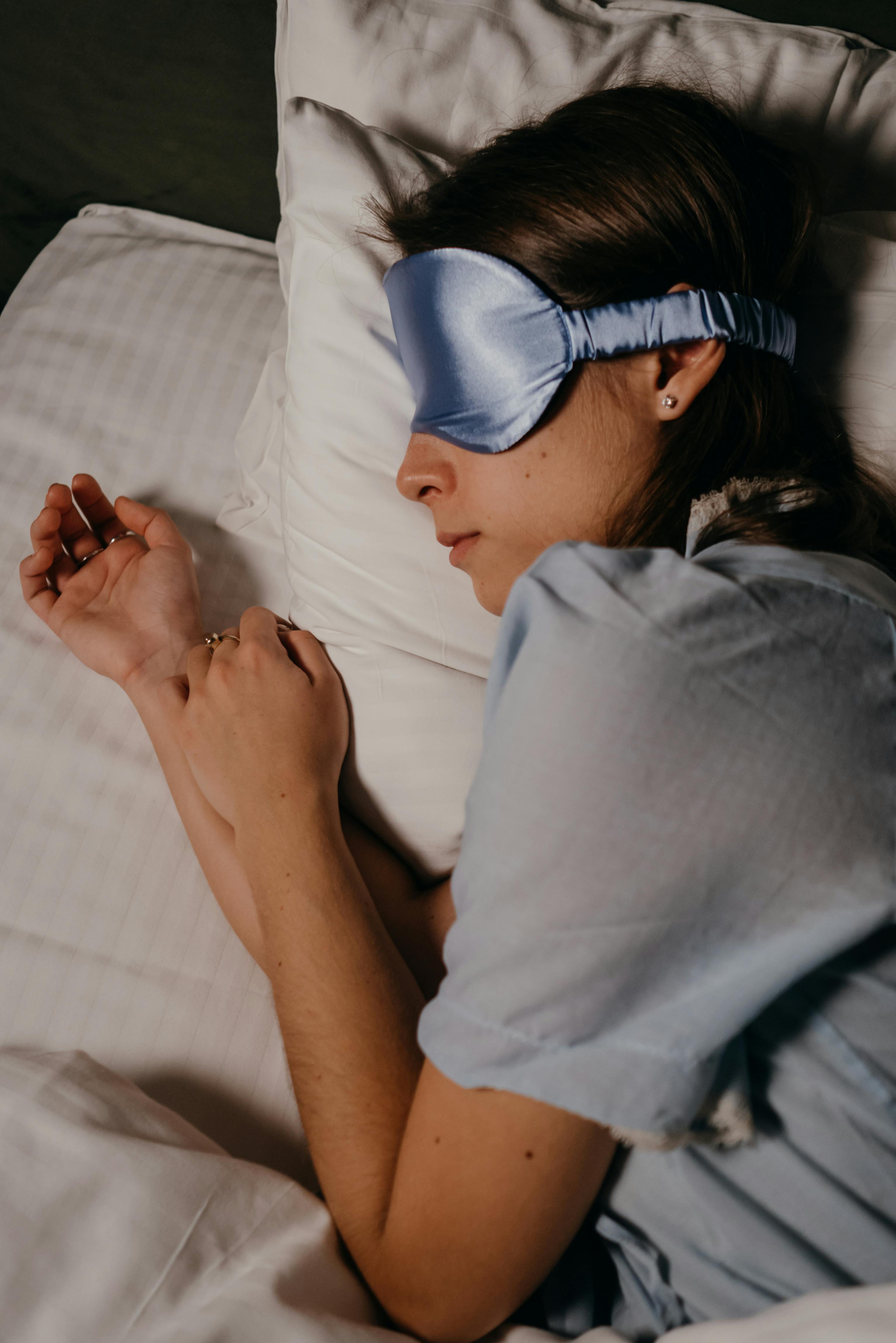 A Quick Afternoon Nap Can Be As Refreshing As Night-Time Sleep: Study