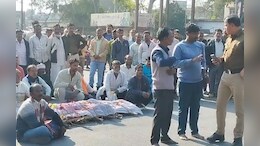 दोस्त की मां से दुष्कर्म के आरोपी ने की आत्महत्या; परिजनों ने किया चक्काजाम, पुलिस के खिलाफ की नारेबाजी