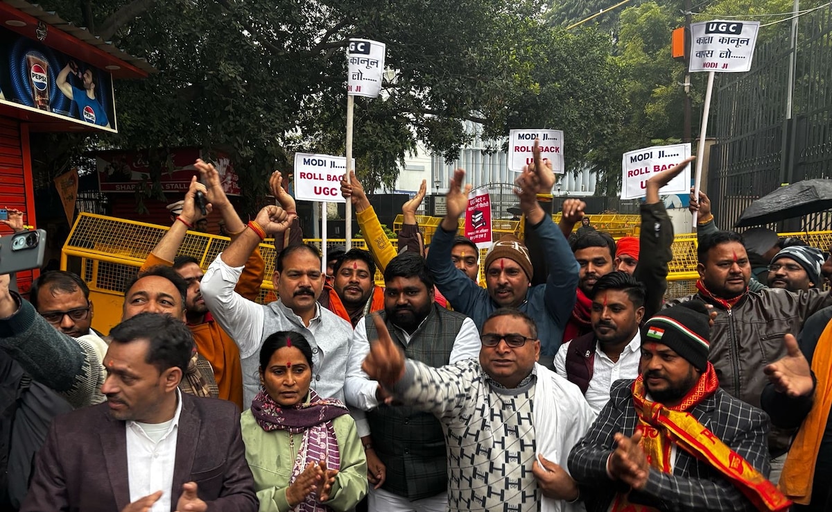 UGC Protest LIVE: यूजीसी के नए नियमों पर घमासान, UGC हेडक्वार्टर के बाहर छात्रों का प्रदर्शन | ugc guidelines protest in up delhi ncr india reaction on new rule of ugc all